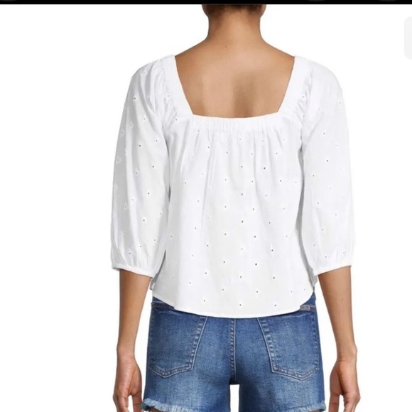 NWT Chelsea & Theodore white top. - Picture 2 of 5